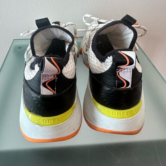 Sorel Women’s White and Black Sneakers, Size: 7 - Picture 4 of 10